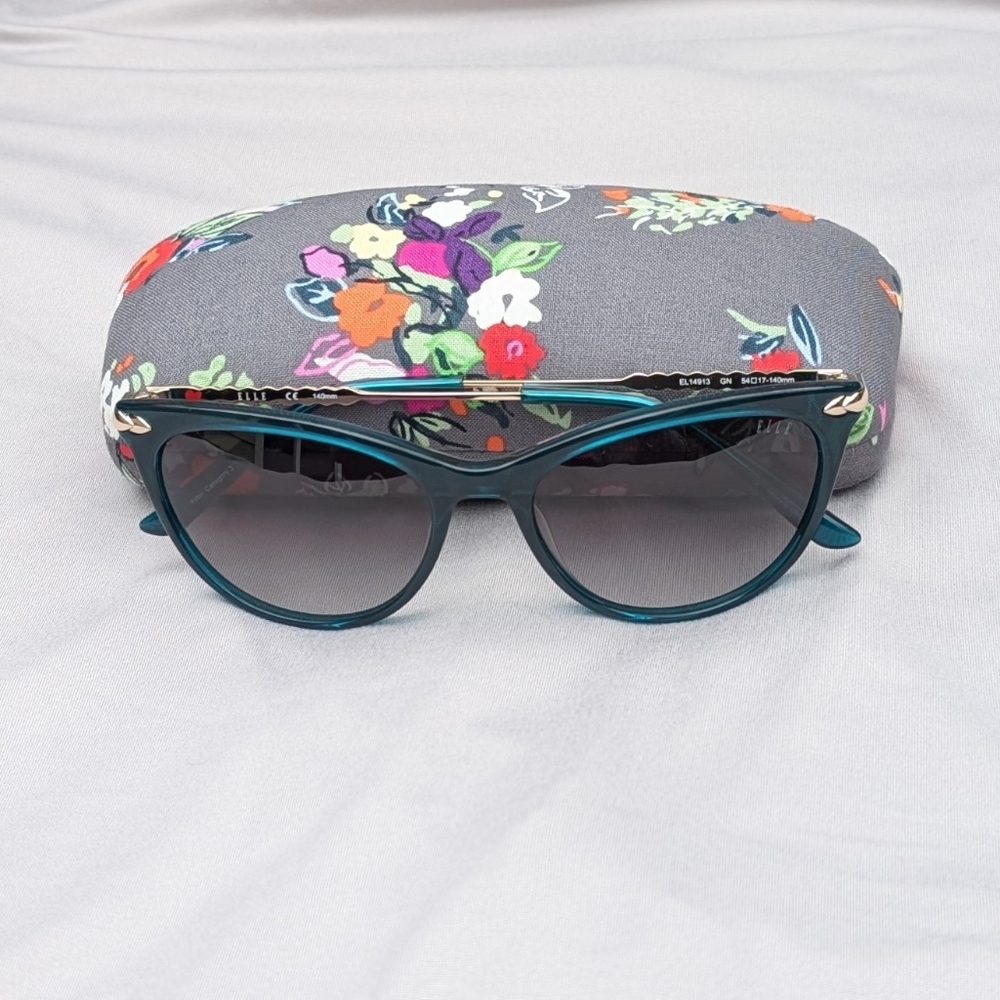 Elle Cat Eye Sunglasses Women's Teal NWOT Maximalist Resortwear Coastal